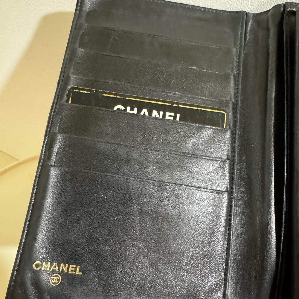 CHANEL Black Caviar Leather Wallet - Picture 2 of 16